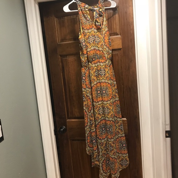 Beautiful Hi-low dress - Picture 3 of 4